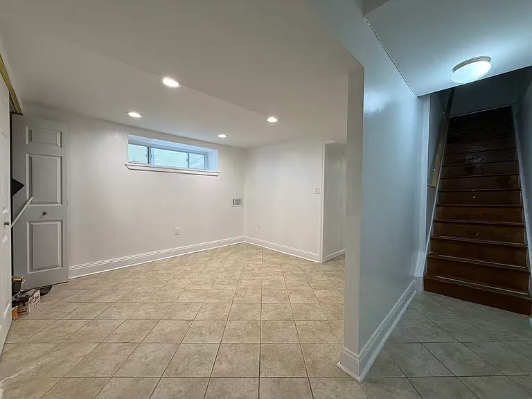 266 Brookfield Ave — Photo 20