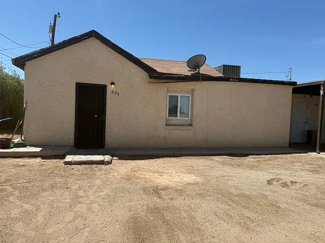 2 bed, $995 — Photo 1