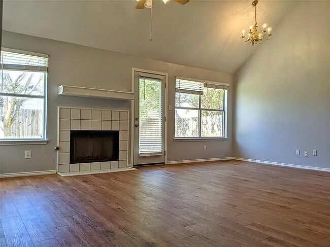 3 bed, 2.5 bath, 1280 sqft, $1,875 — Photo 3
