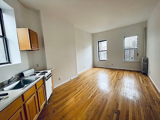 1st image of 328 E 15th St APT 23