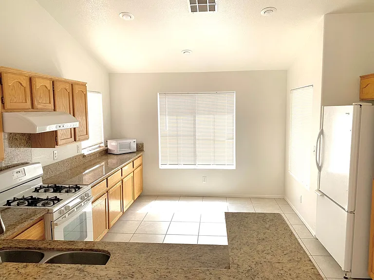 3821 Bombastic Ct — Photo 9
