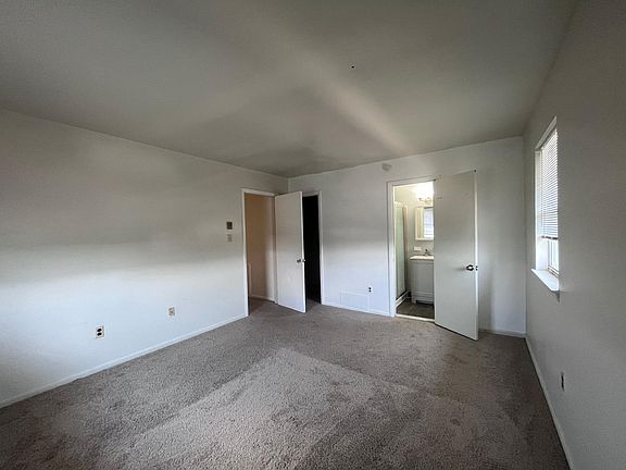 5th image of 801 N Halstead St APT 9