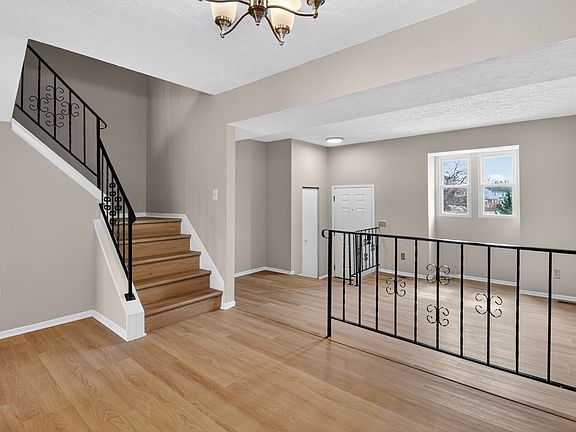 3rd image of 109 Highshire Ct