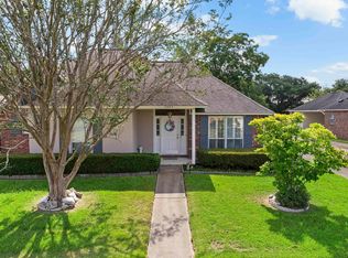 3923 Secretariat Dr, Baton Rouge, LA 70816
