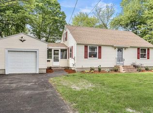 22 Grove St, Chelmsford, MA 01824