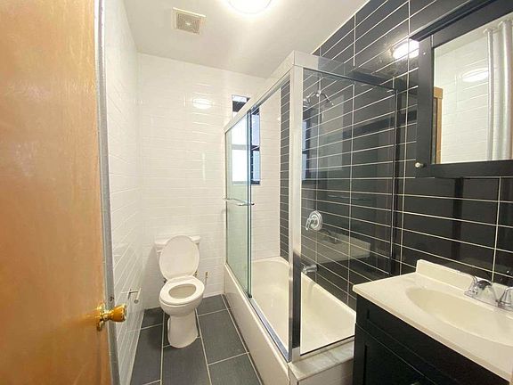 5th image of 2111 Beekman Pl APT 3H