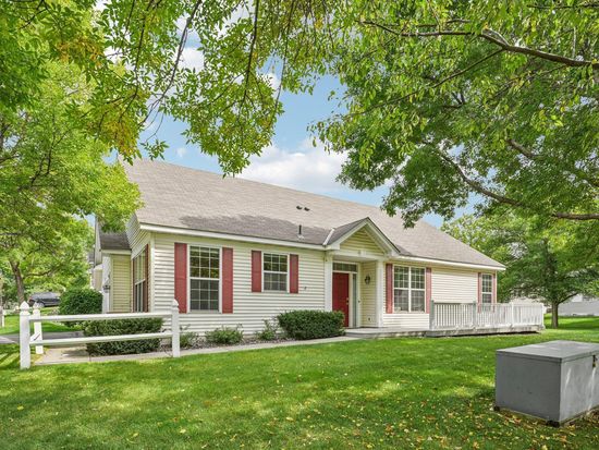 445 Meadowood Ln, Burnsville, MN 55337