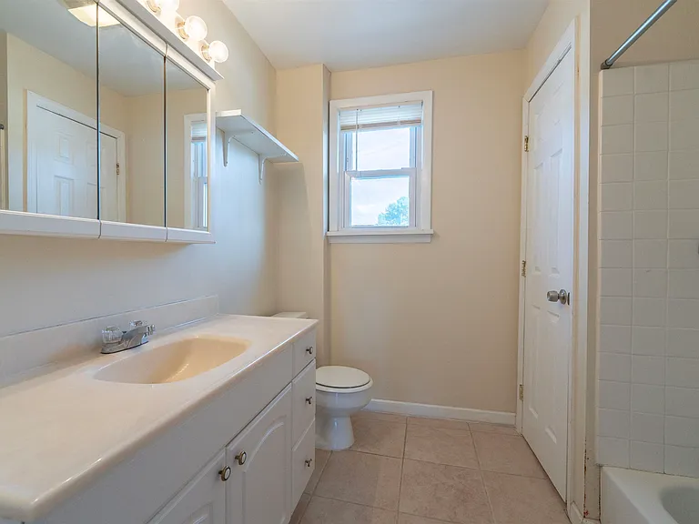 236 Franklin St #2 — Photo 6