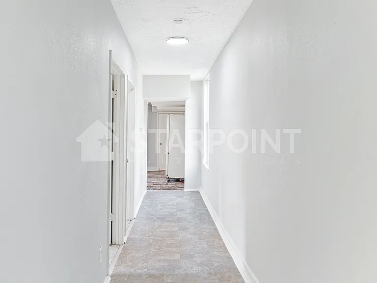 1611 W Kentucky St — Photo 8