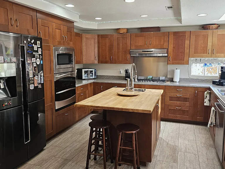 28 Meadow Way — Photo 2