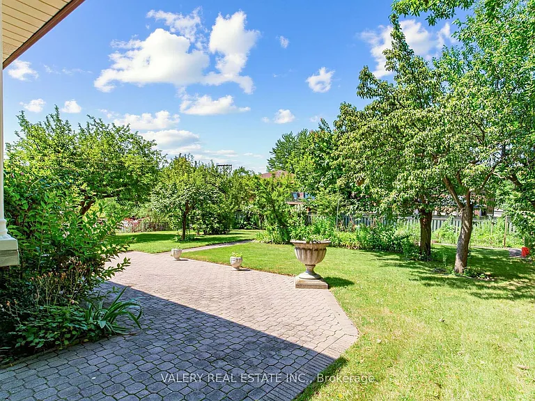 370 Maple Leaf Dr — Photo 41