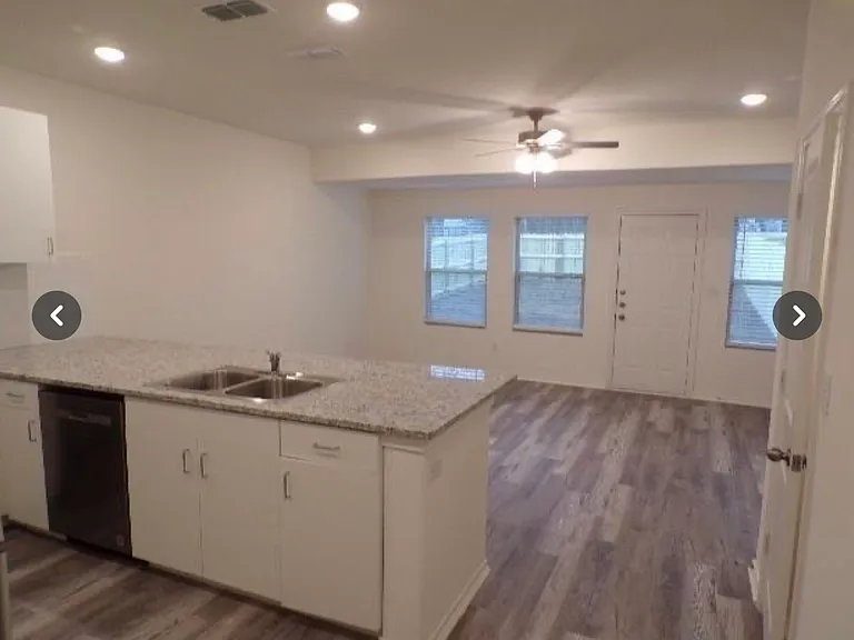 318 S Main St #1 — Photo 5