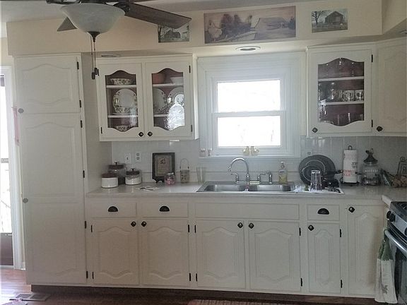 4th image of 1001 W Collins Ct