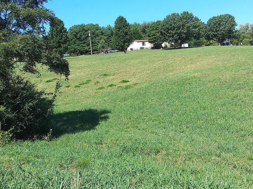 2nd image of Lowery Loop Rd
