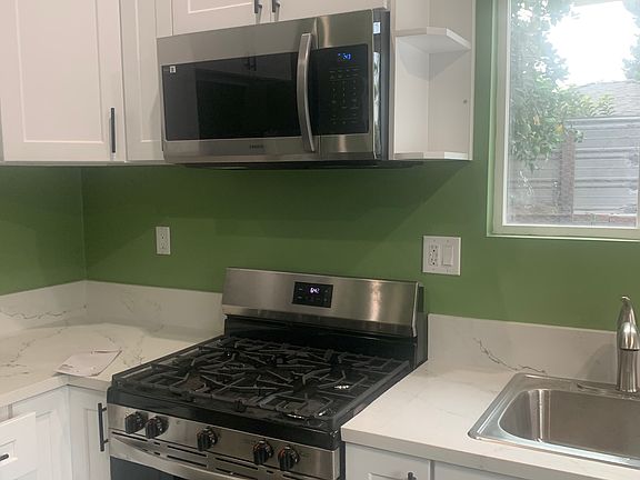 3rd image of 10803 Ringwood Ave