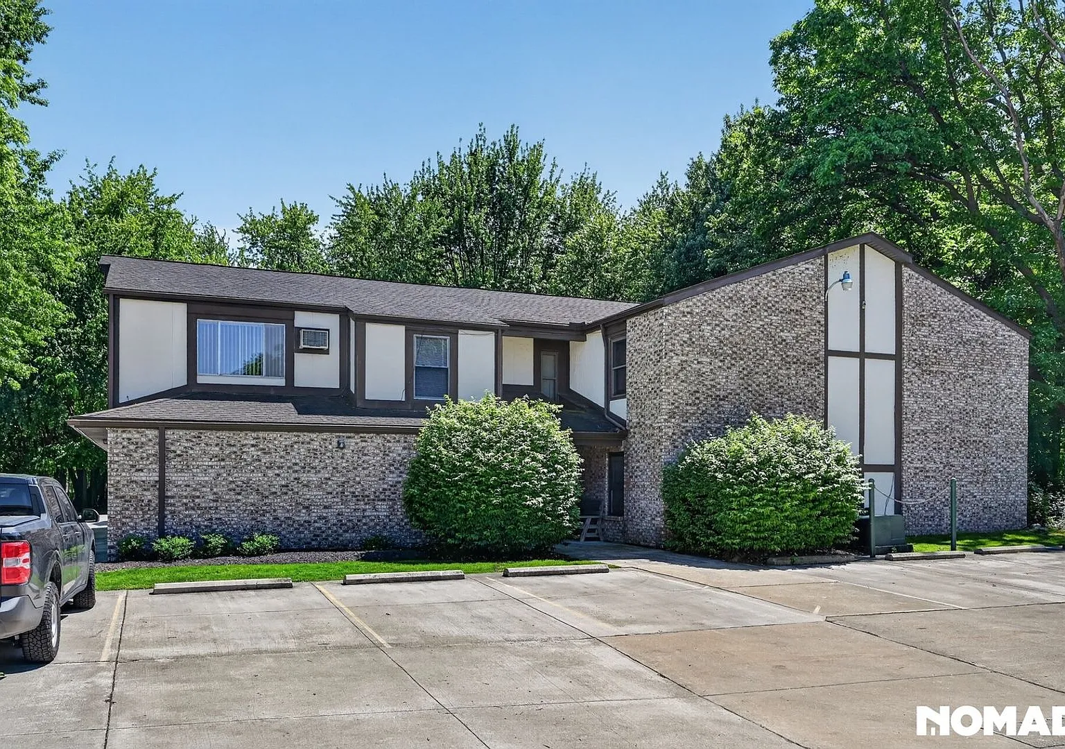 Charming 2br/2bath Condo In Westlake, Ohio — Photo 2