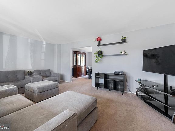 5th image of 21 Beaver Run Rd