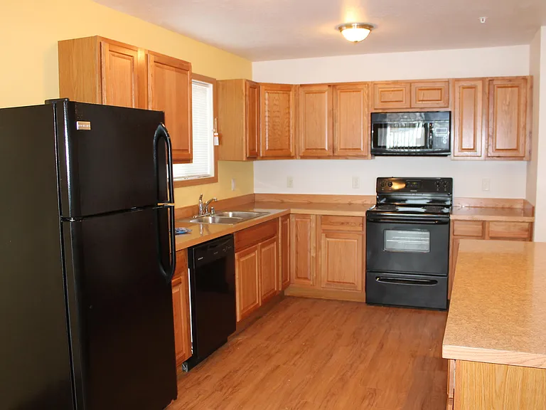 1410 Worden Ave #206 — Photo 8