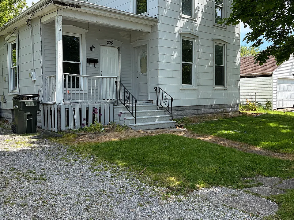 205 High St