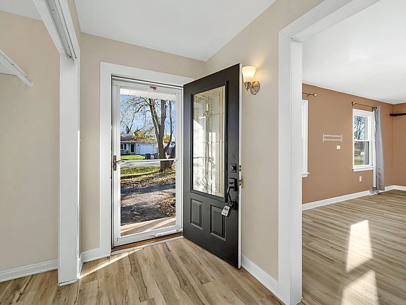 4th image of 22940 W Essex Dr