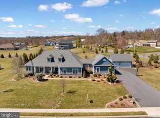 7 Foxgrove Drive Rd, Sinking Spring, PA 19608