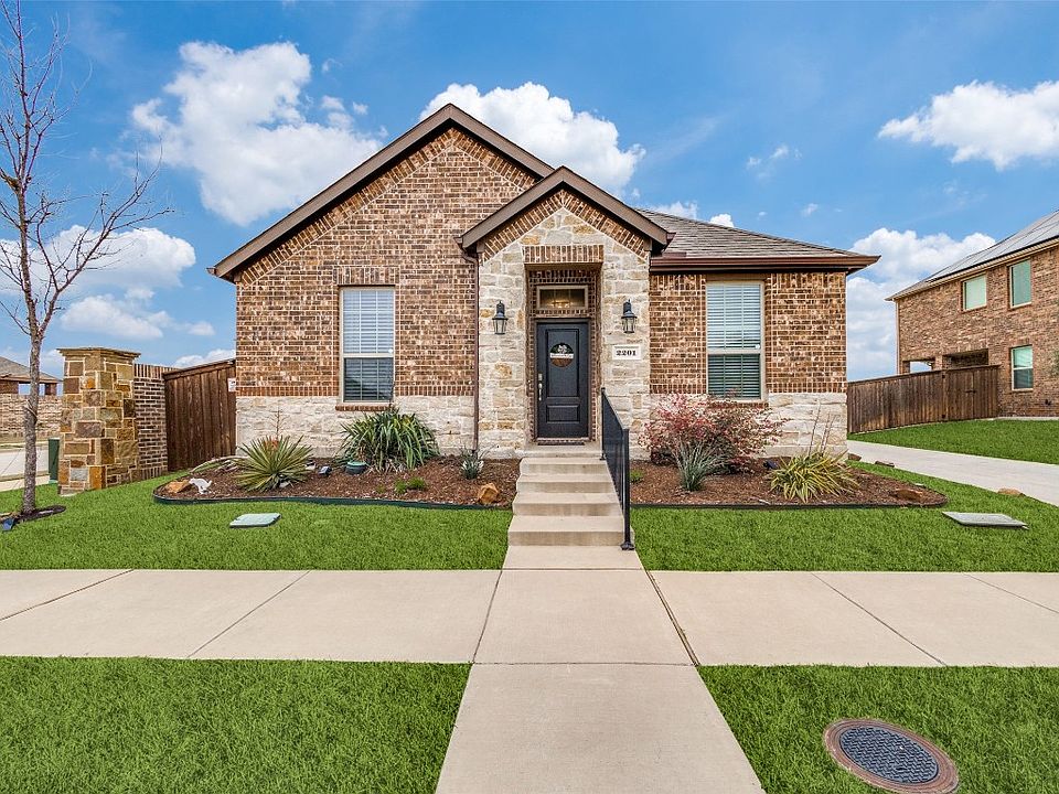 1st image of 2201 Miramar Dr