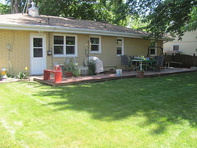 2nd image of 1624 Black St