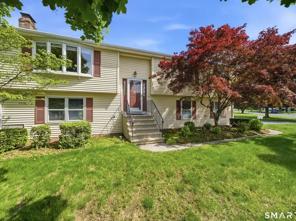 17 Spruceland Road, Enfield, CT 06082
