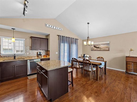 5th image of 801 Bridle Spur Ln