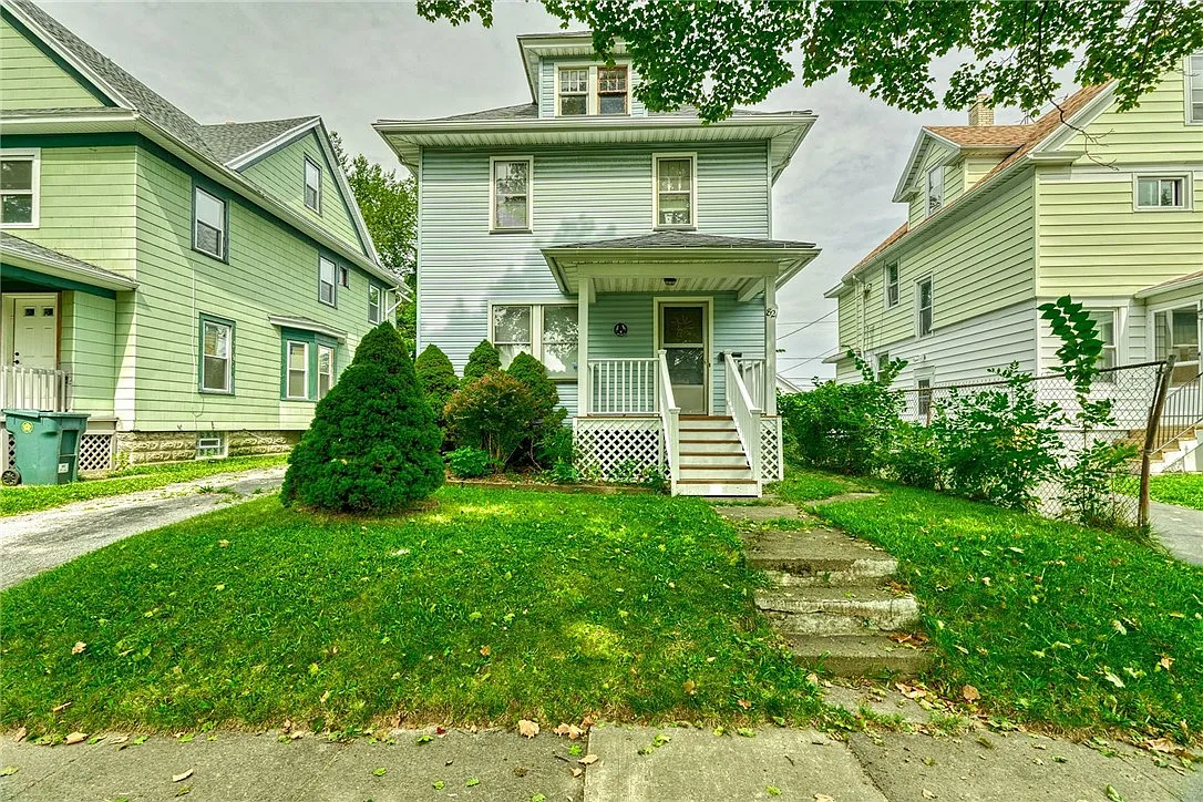 82 Sylvester St photo 1