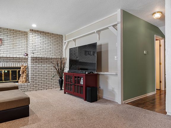 5th image of 8209 N Glacier Dr