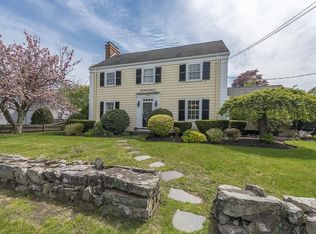 35 Beach St, Marblehead, MA 01945