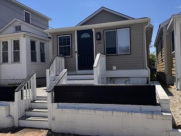 2nd image of 257 Sheridan Ave