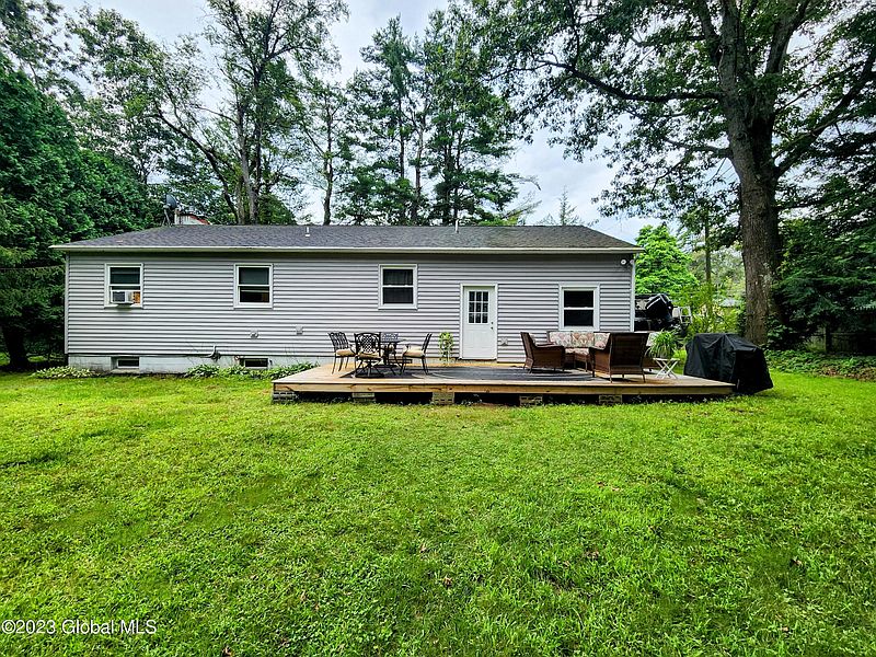 4th image of 25 Putnam Road
