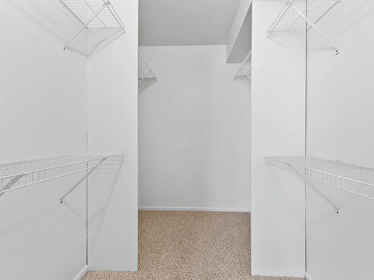 Swanson Court Apartments — Photo 17