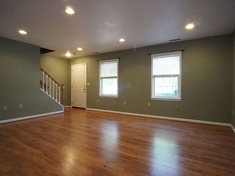 450 Wimmer St — Photo 3