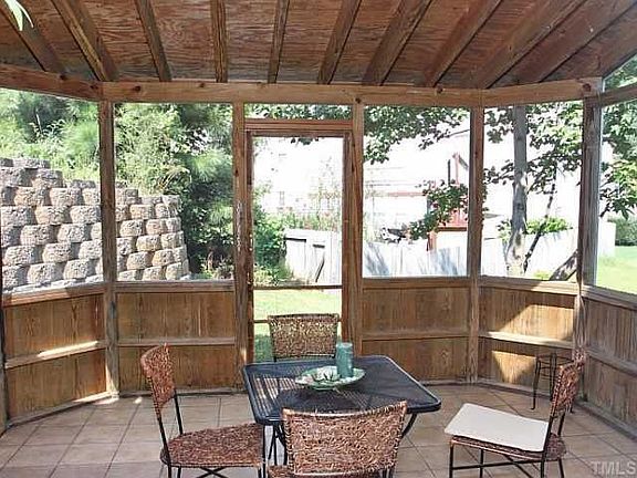 Screened-in Porch