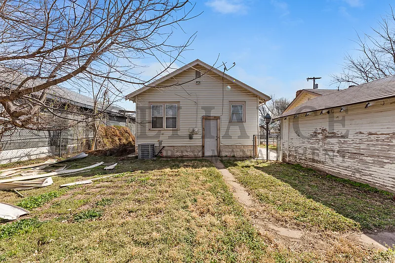 2 bed, 1.0 bath, 880 sqft, $925 — Photo 4