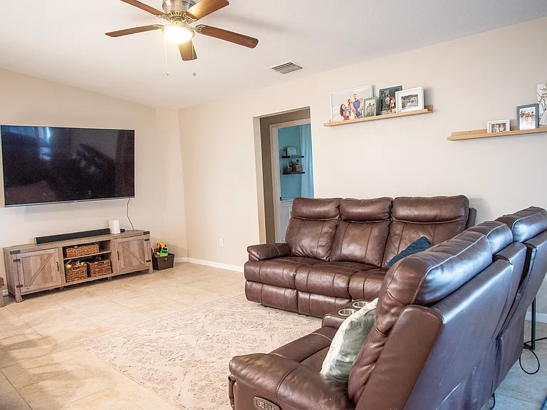 985 Pelican Ln — Photo 22