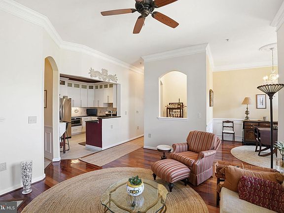 5th image of 31 Booth St Unit 450