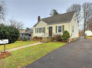 34 Orion St, West Haven, CT 06516