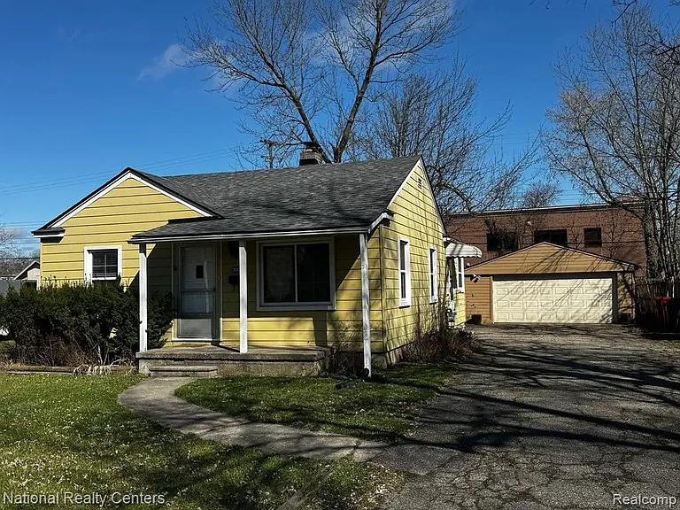 30066 Brentwood St — Photo 1