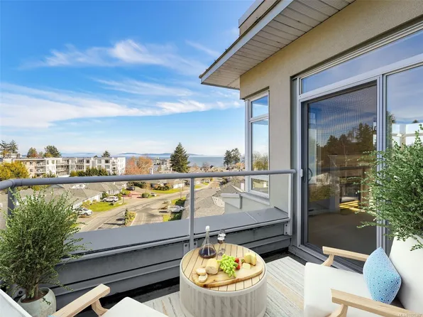 5110 Cordova Bay Rd #505, Saanich, BC V8Y 2K5
