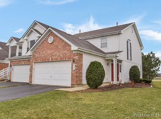 831 Stuarts Dr, Saint Charles, IL 60174