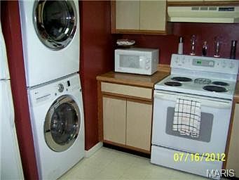 3rd image of 8904 N Swan Cir