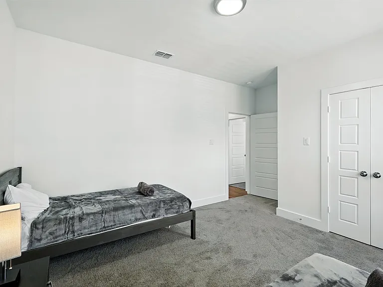 3129 Rutz St — Photo 23