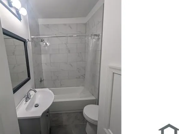 6067 Regent St, Philadelphia, PA 19142