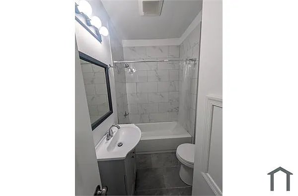 6067 Regent St photo 1