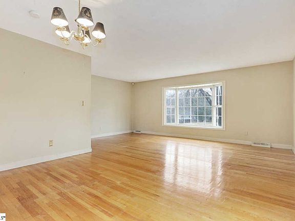 4th image of 5133 Sabrina Ct