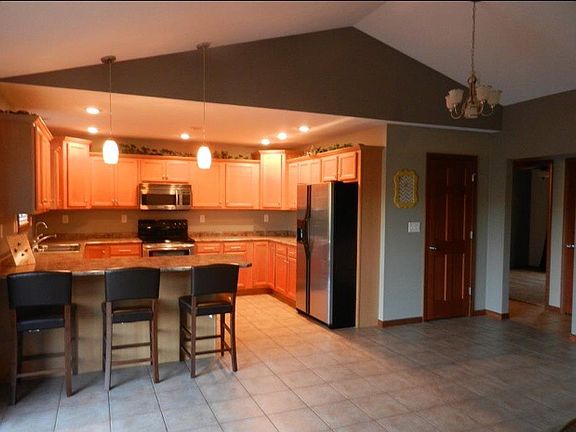 2nd image of 57394 Jade Cir